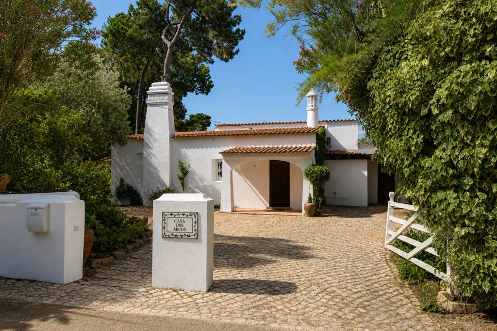 casa-dos-arcos-vilamoura-entrada-estacionamento